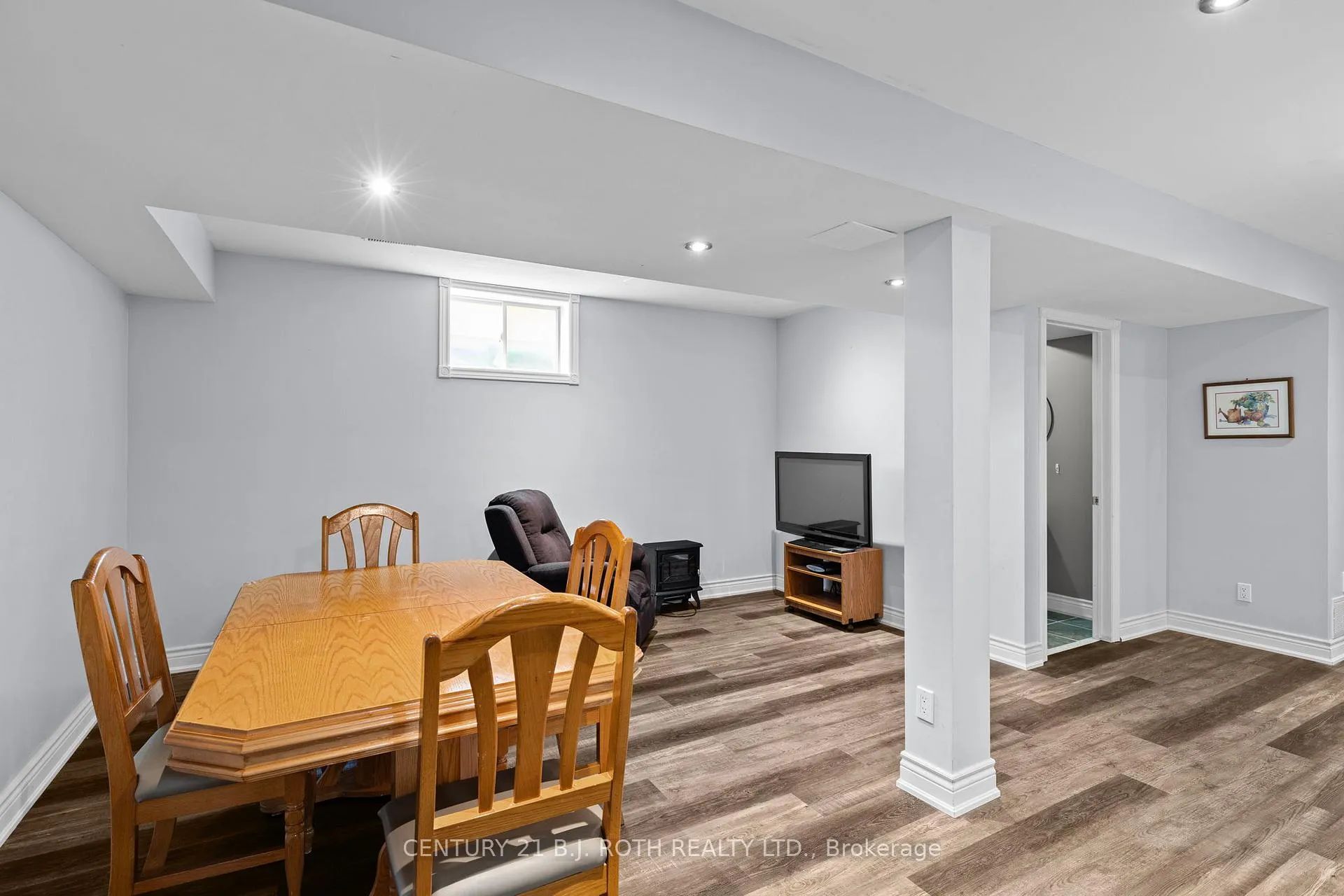 Photo 19 of 45 White Elm Road, Barrie, Holly — HOMEH
