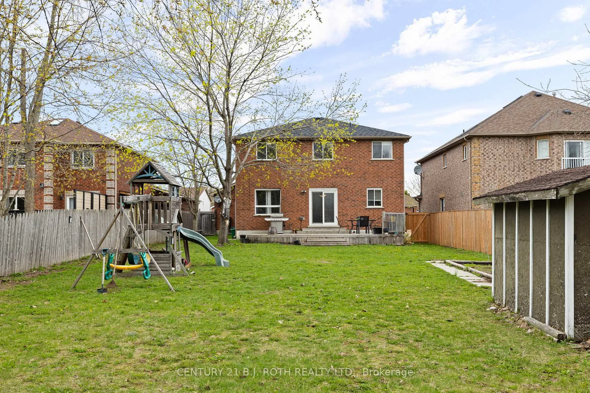 Photo 23 of 45 White Elm Road, Barrie, Holly — HOMEH