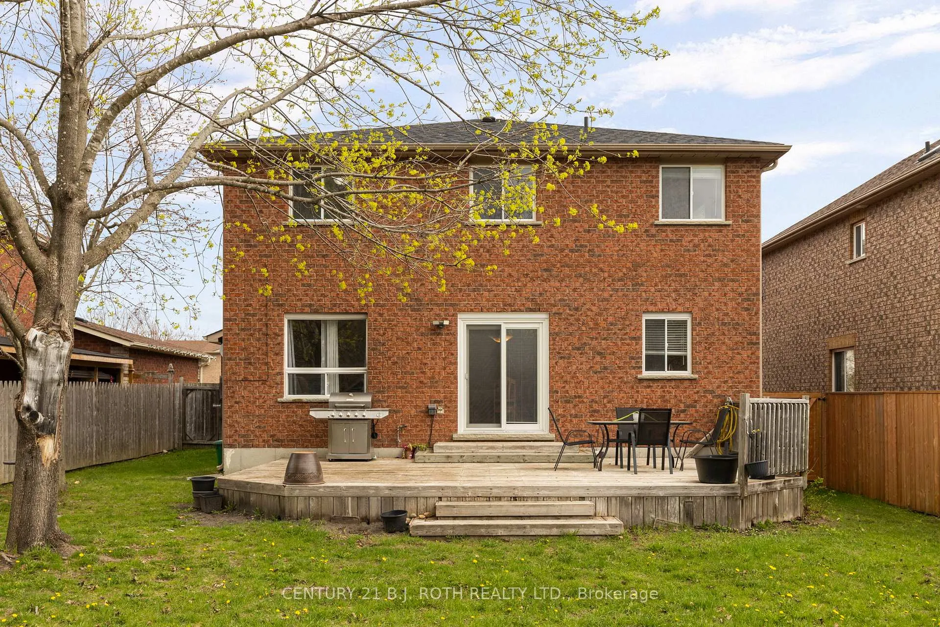 Photo 24 of 45 White Elm Road, Barrie, Holly — HOMEH