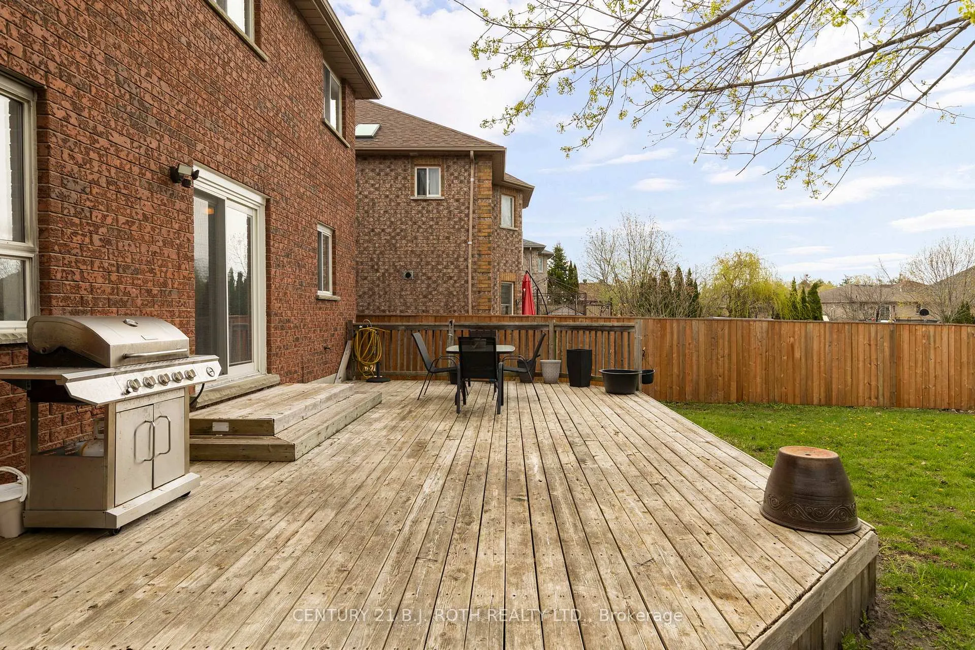Photo 26 of 45 White Elm Road, Barrie, Holly — HOMEH