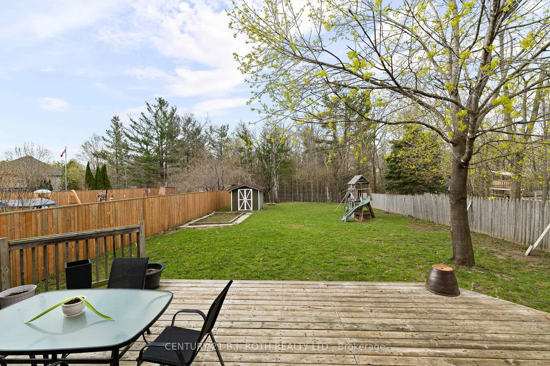 Photo 27 of 45 White Elm Road, Barrie, Holly — HOMEH