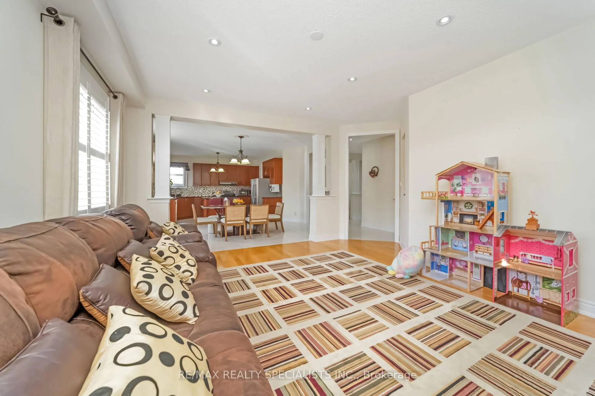 Photo 11 of 30 Portside Crescent, Brampton, Sandringham-Wellington — HOMEH