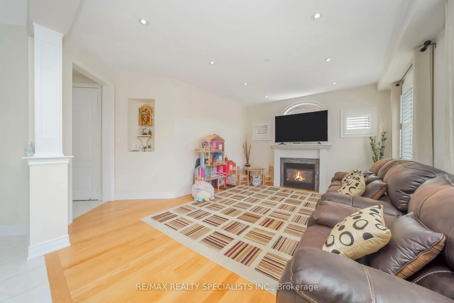 Photo 12 of 30 Portside Crescent, Brampton, Sandringham-Wellington — HOMEH
