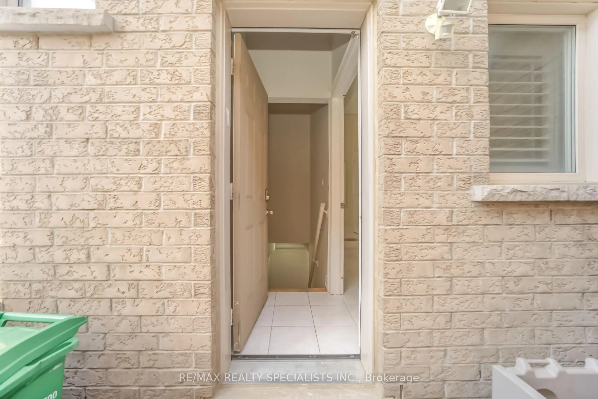 Photo 39 of 30 Portside Crescent, Brampton, Sandringham-Wellington — HOMEH