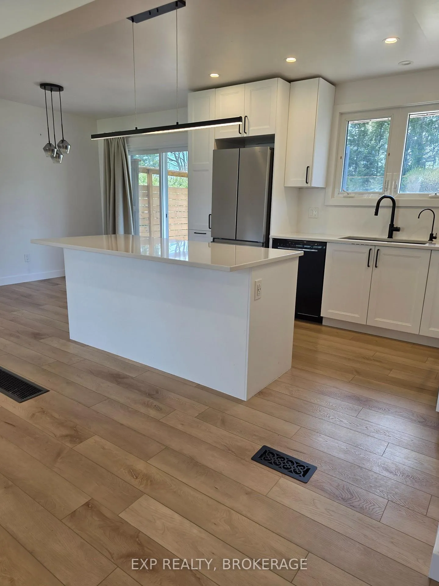 Photo 4 of Unit A, 30 Queen Mary Drive, Kingston, Central City West — HOMEH
