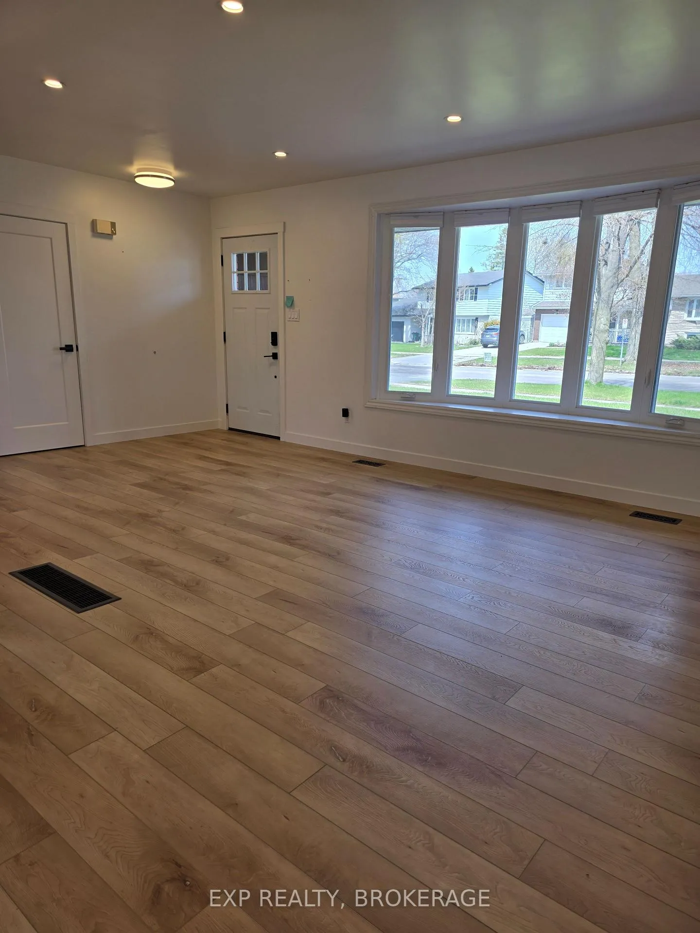Photo 5 of Unit A, 30 Queen Mary Drive, Kingston, Central City West — HOMEH