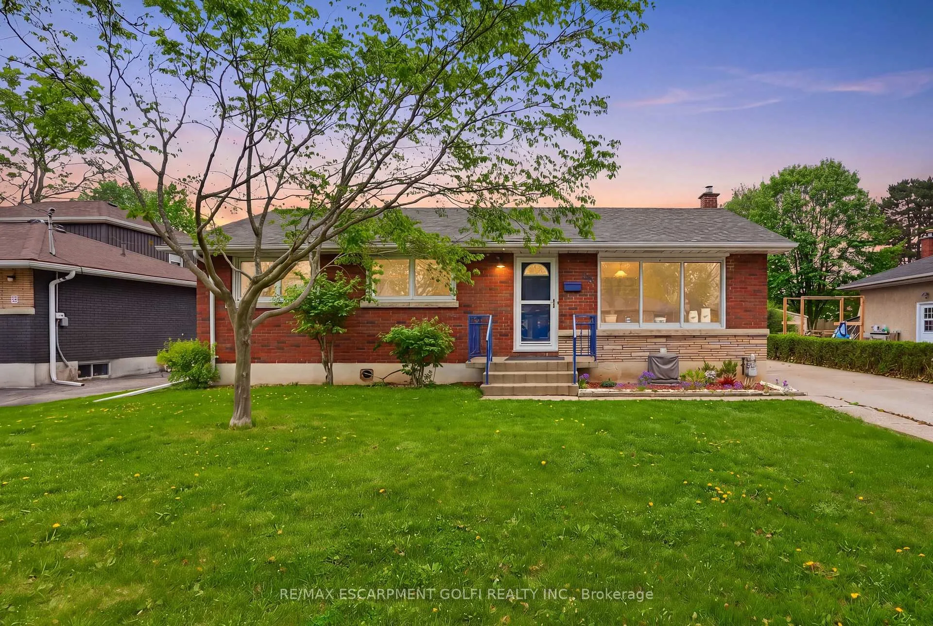 Photo 1 of 14 Edinburgh Drive, St. Catharines, Bunting/Linwell — HOMEH