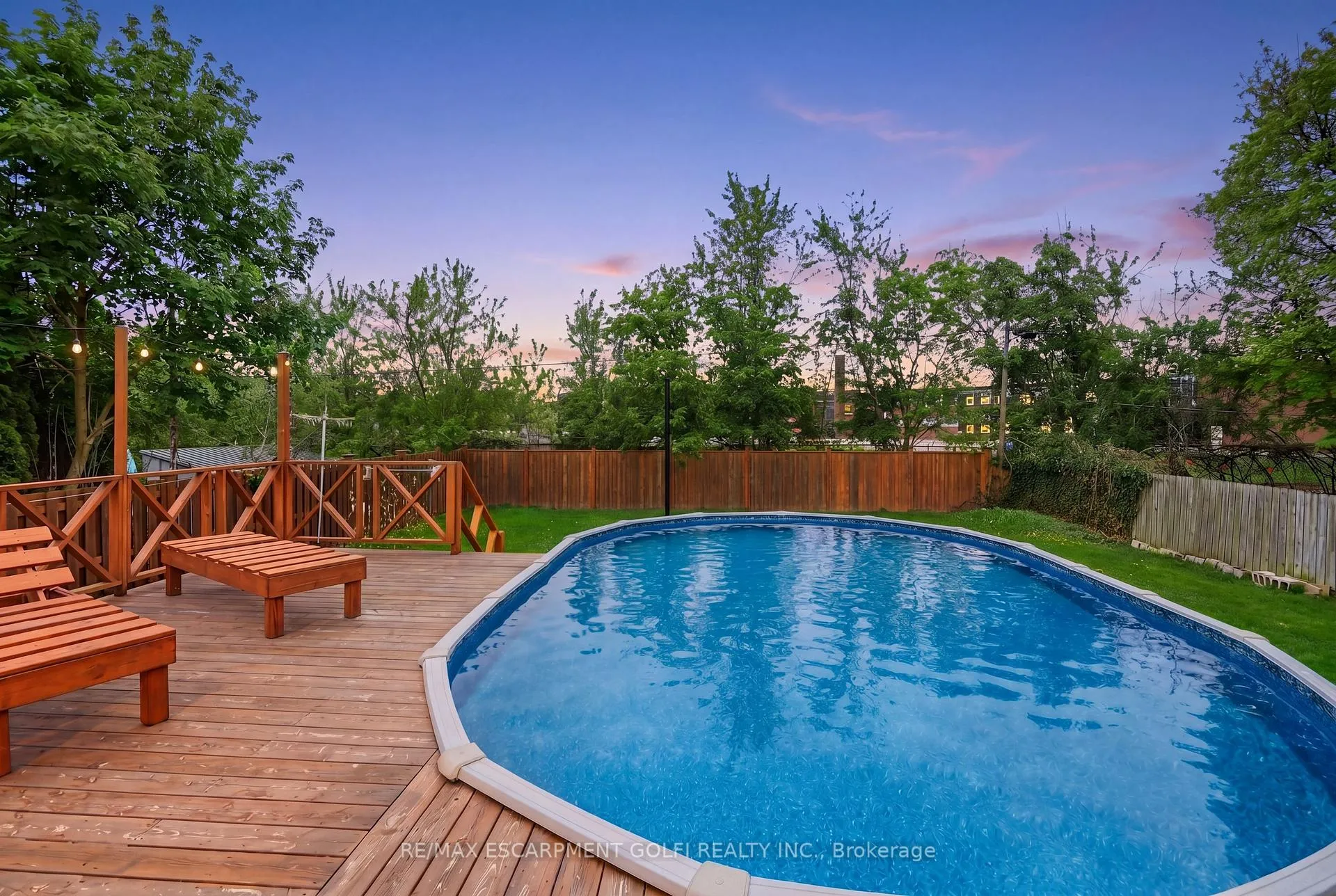 Photo 2 of 14 Edinburgh Drive, St. Catharines, Bunting/Linwell — HOMEH