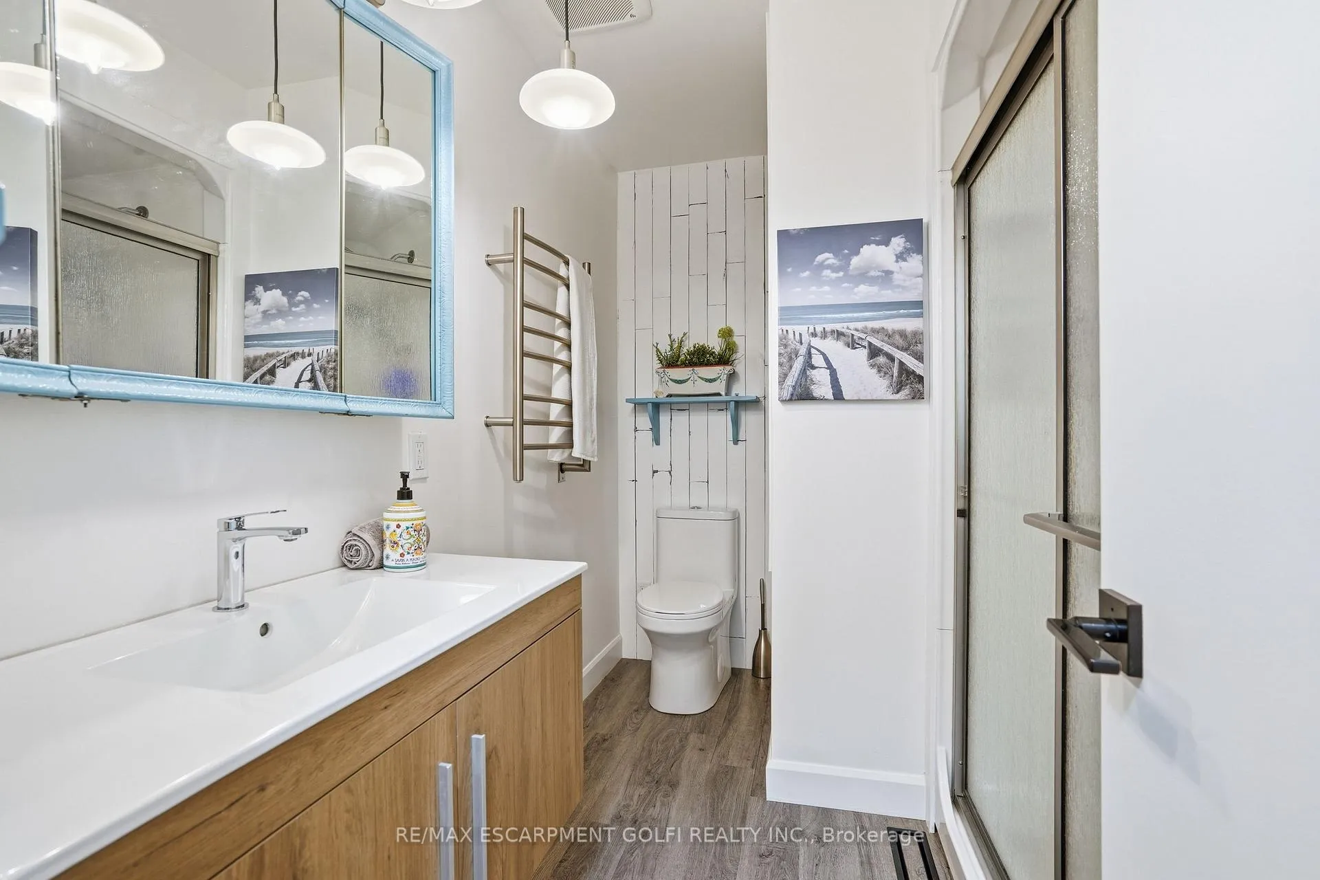 Photo 9 of 14 Edinburgh Drive, St. Catharines, Bunting/Linwell — HOMEH