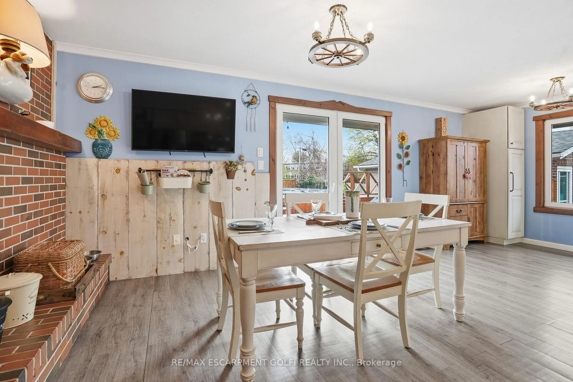 Photo 15 of 14 Edinburgh Drive, St. Catharines, Bunting/Linwell — HOMEH