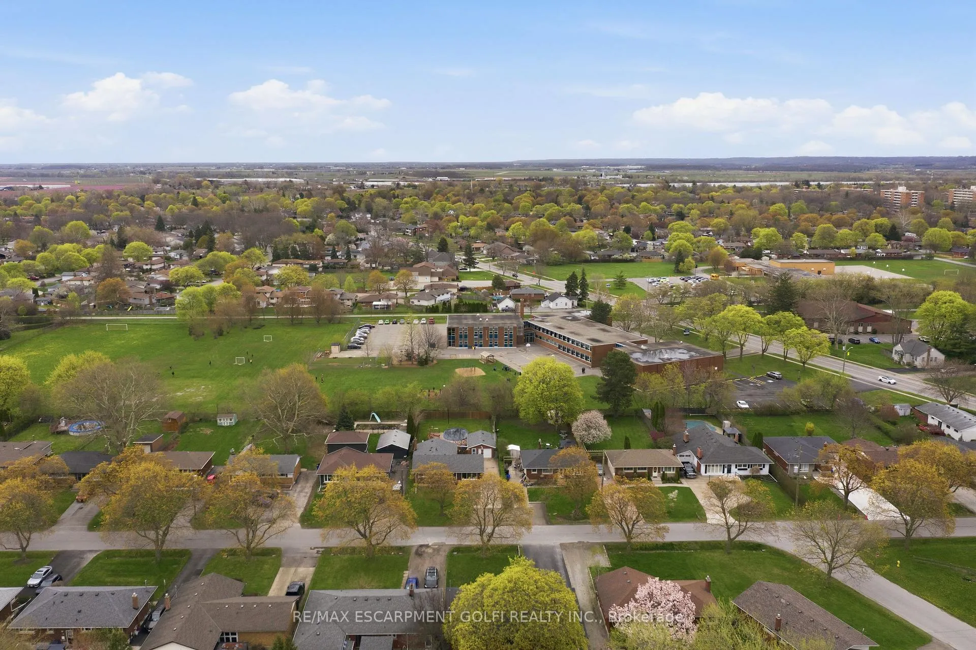 Photo 36 of 14 Edinburgh Drive, St. Catharines, Bunting/Linwell — HOMEH