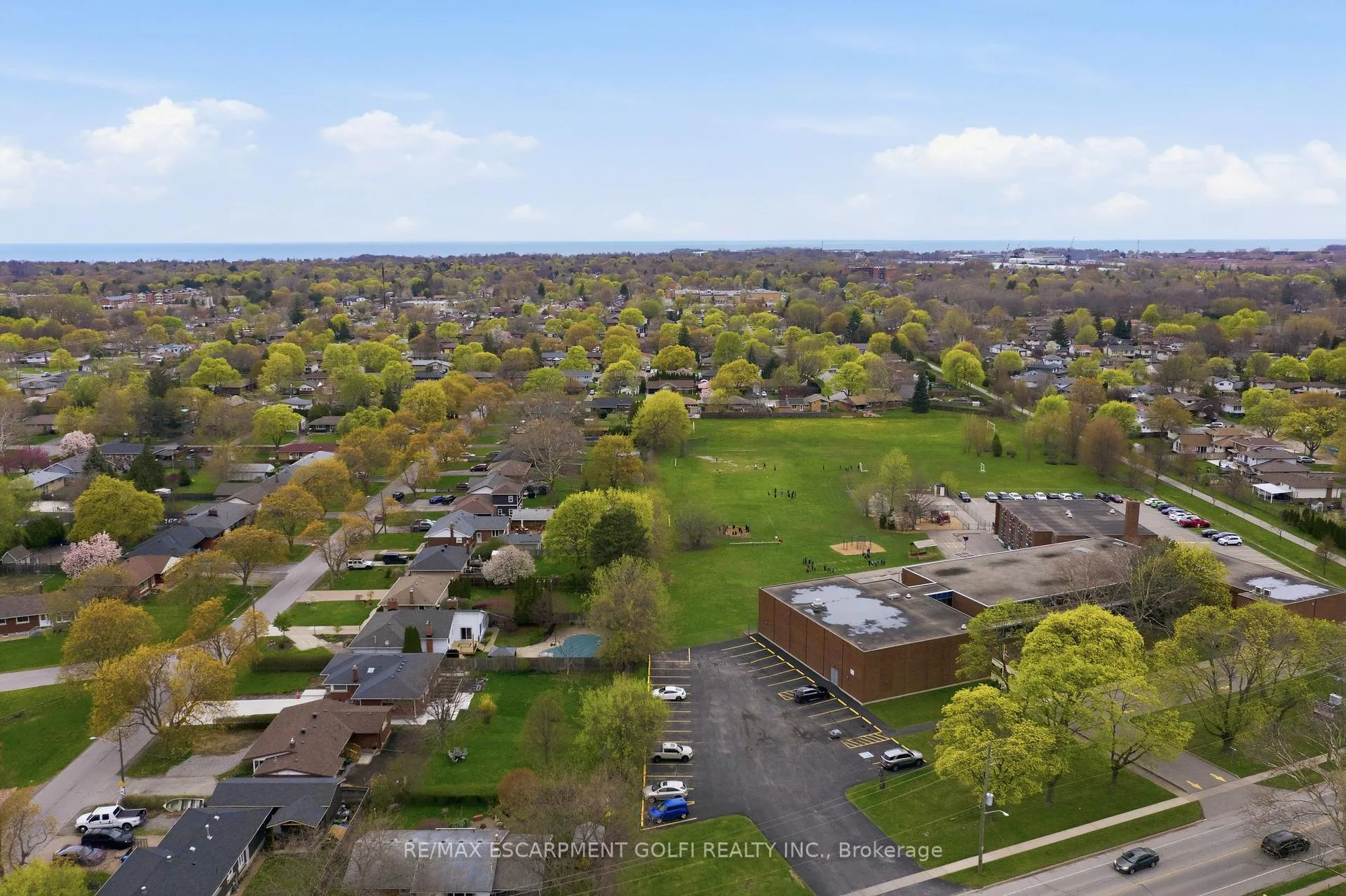 Photo 37 of 14 Edinburgh Drive, St. Catharines, Bunting/Linwell — HOMEH
