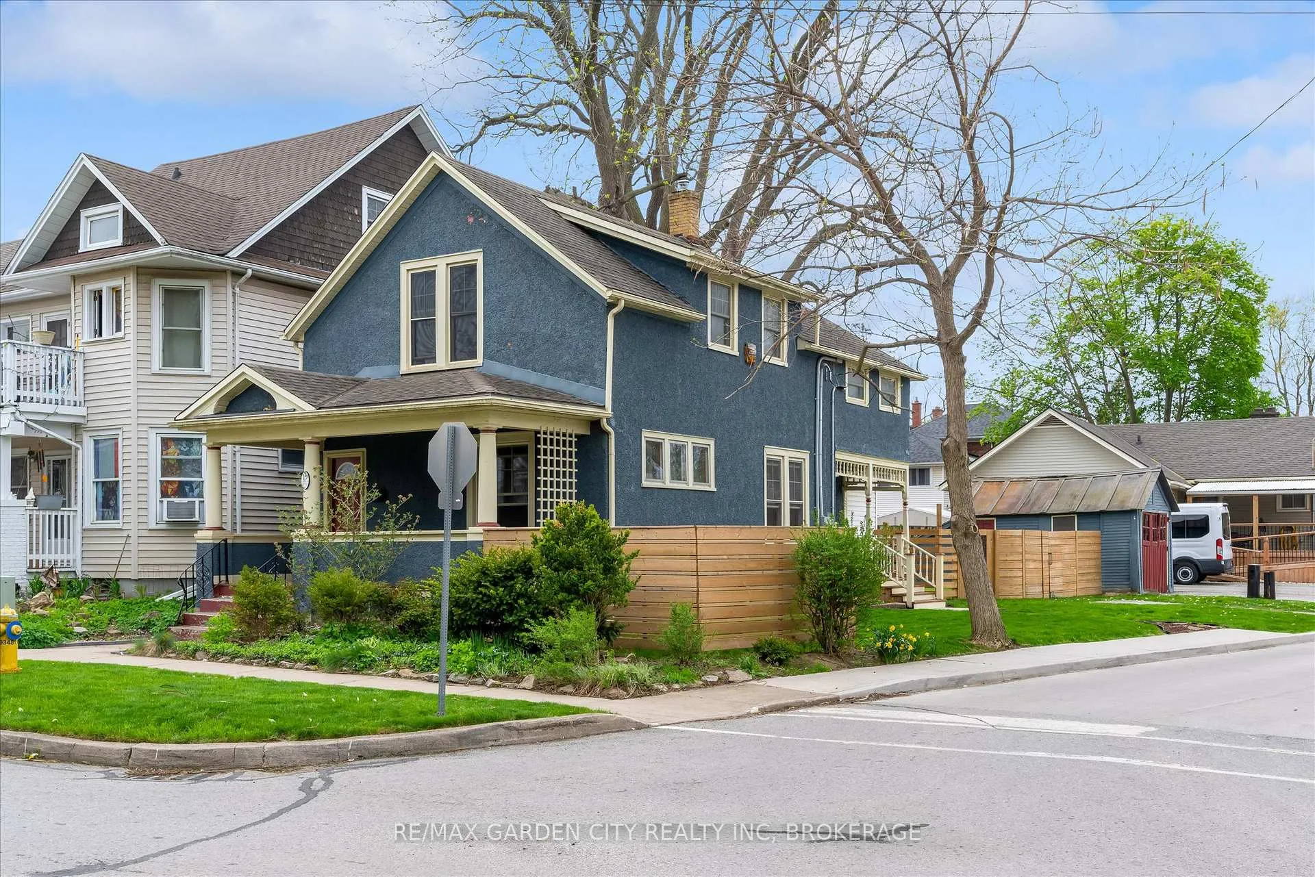 Photo 2 of 19 Thomas Street, St. Catharines, Downtown — HOMEH