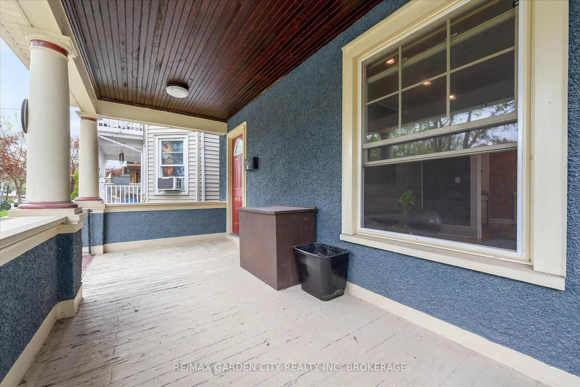 Photo 3 of 19 Thomas Street, St. Catharines, Downtown — HOMEH