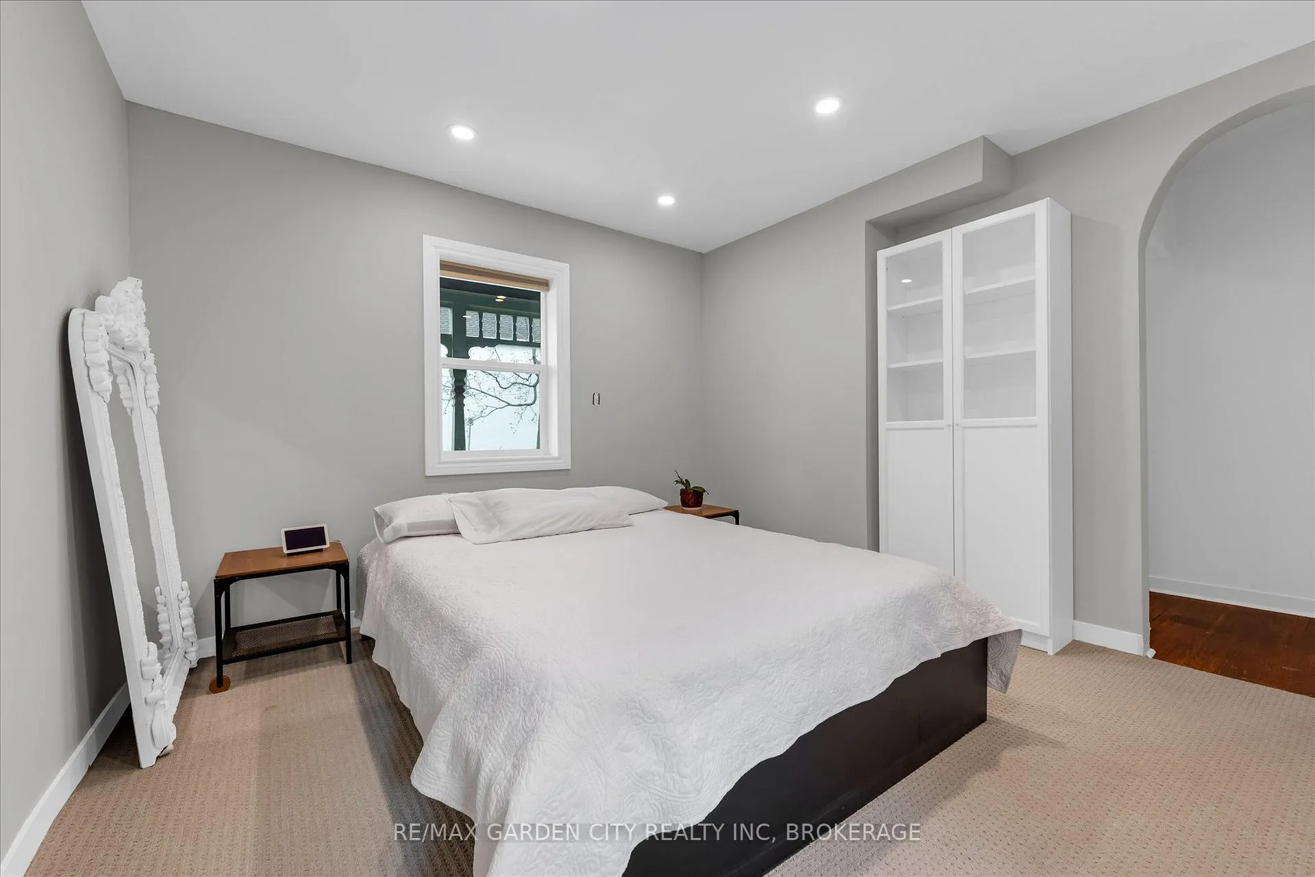 Photo 13 of 19 Thomas Street, St. Catharines, Downtown — HOMEH