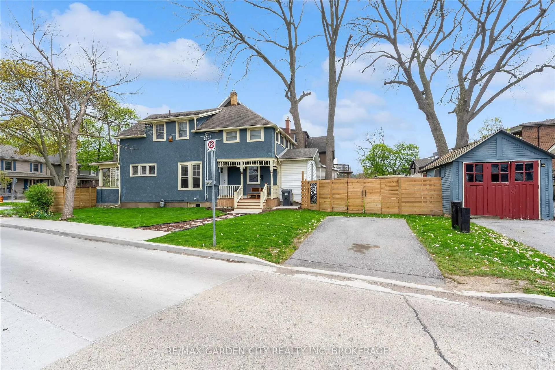 Photo 25 of 19 Thomas Street, St. Catharines, Downtown — HOMEH