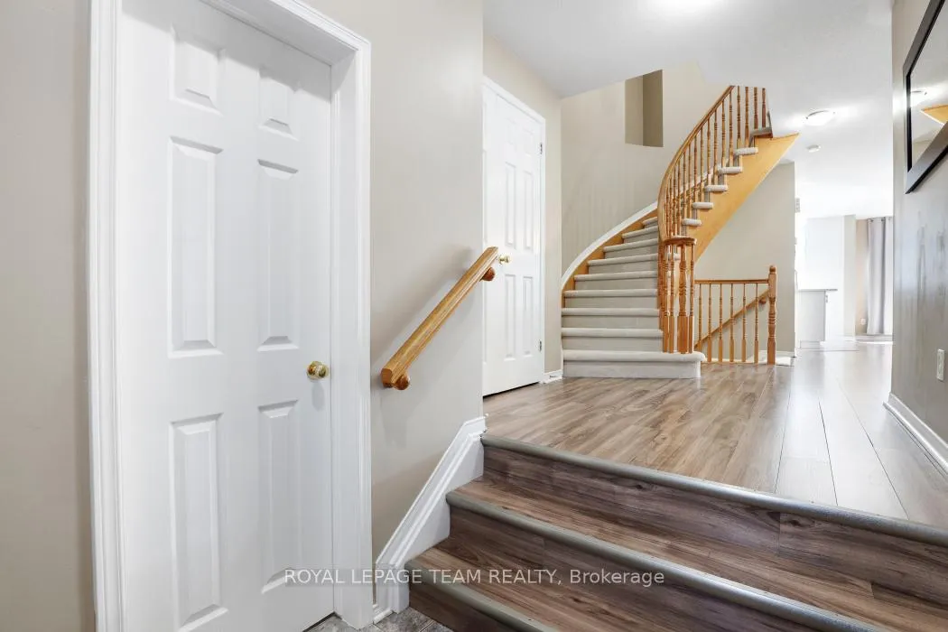 Photo 2 of 576 Chardonnay Drive, Ottawa, Avalon East — HOMEH