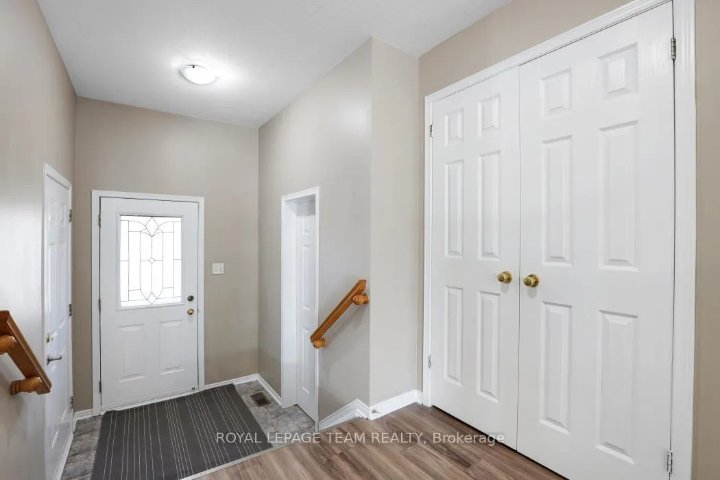 Photo 3 of 576 Chardonnay Drive, Ottawa, Avalon East — HOMEH