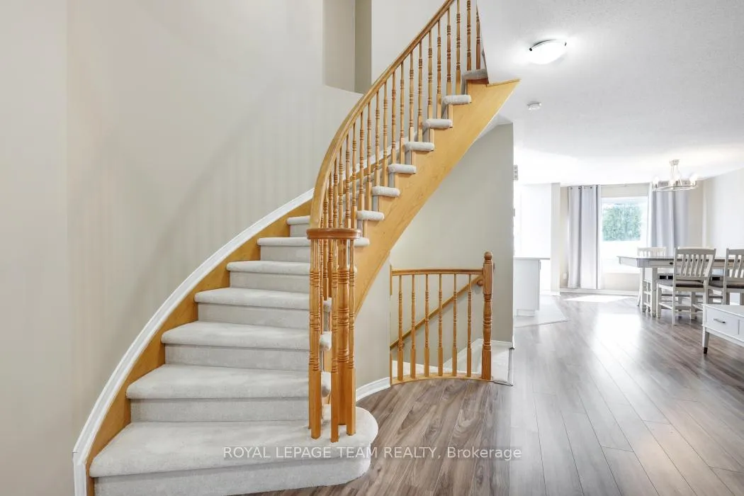 Photo 4 of 576 Chardonnay Drive, Ottawa, Avalon East — HOMEH
