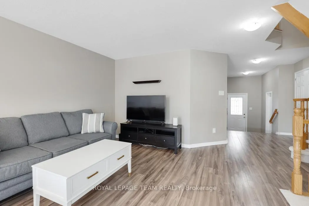 Photo 6 of 576 Chardonnay Drive, Ottawa, Avalon East — HOMEH