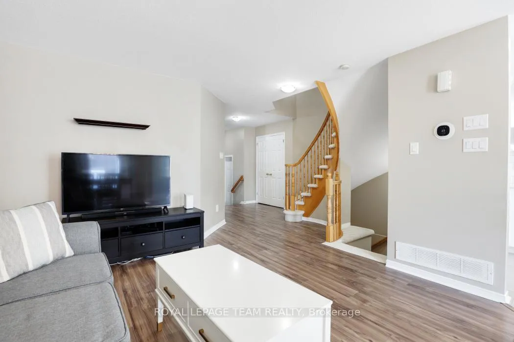 Photo 7 of 576 Chardonnay Drive, Ottawa, Avalon East — HOMEH