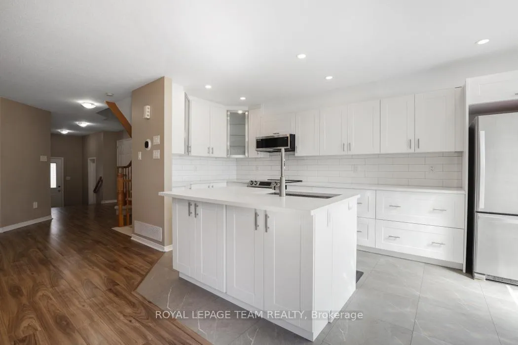 Photo 9 of 576 Chardonnay Drive, Ottawa, Avalon East — HOMEH