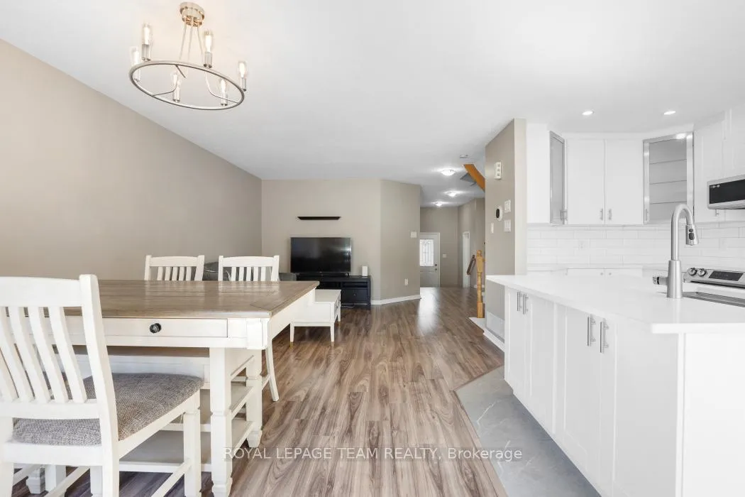 Photo 10 of 576 Chardonnay Drive, Ottawa, Avalon East — HOMEH