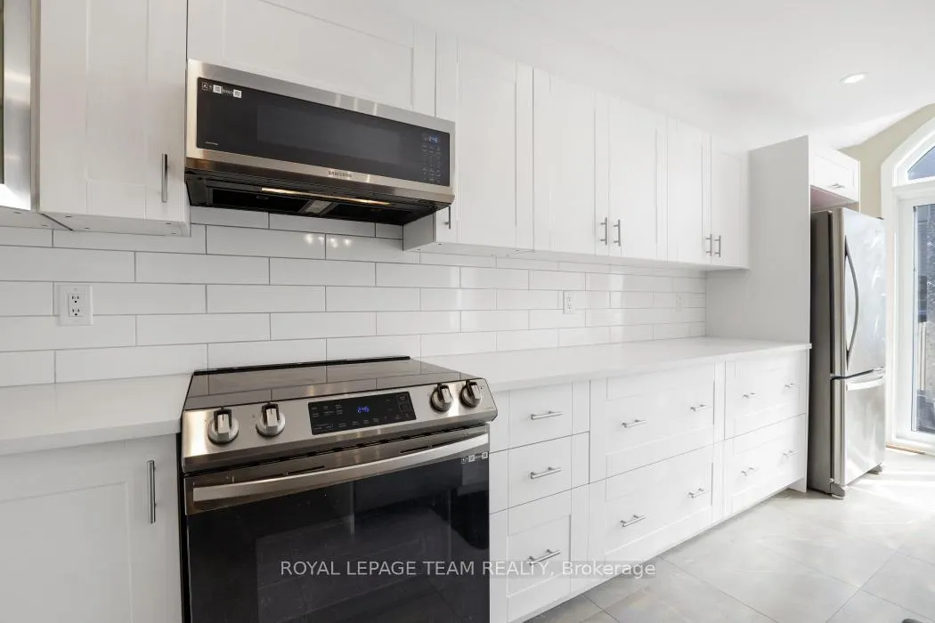 Photo 11 of 576 Chardonnay Drive, Ottawa, Avalon East — HOMEH