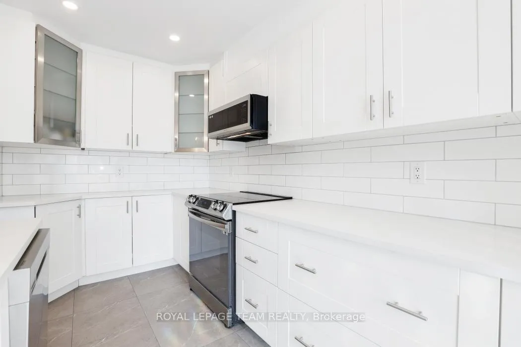 Photo 12 of 576 Chardonnay Drive, Ottawa, Avalon East — HOMEH