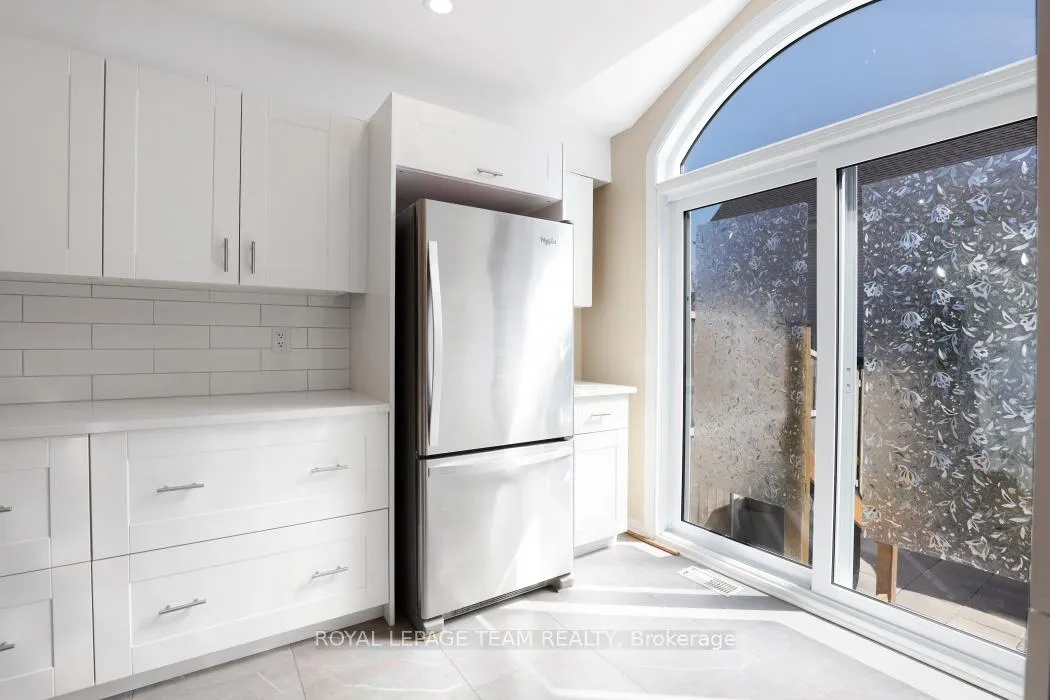 Photo 16 of 576 Chardonnay Drive, Ottawa, Avalon East — HOMEH