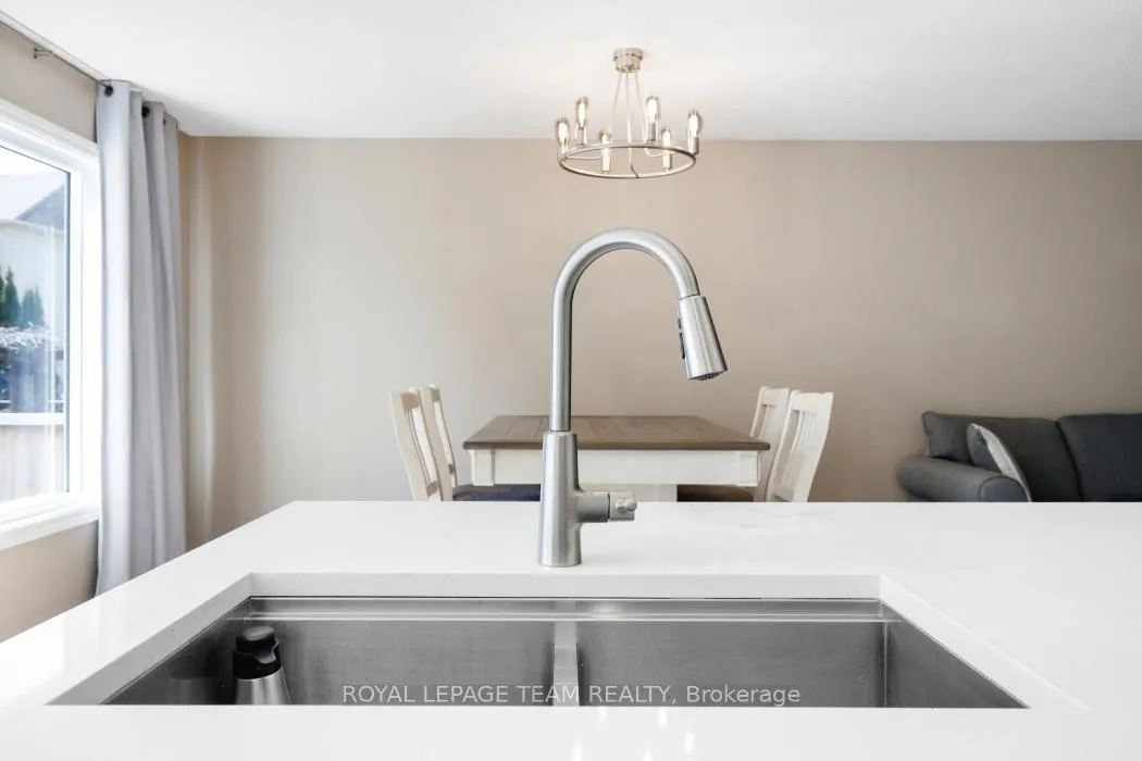 Photo 17 of 576 Chardonnay Drive, Ottawa, Avalon East — HOMEH