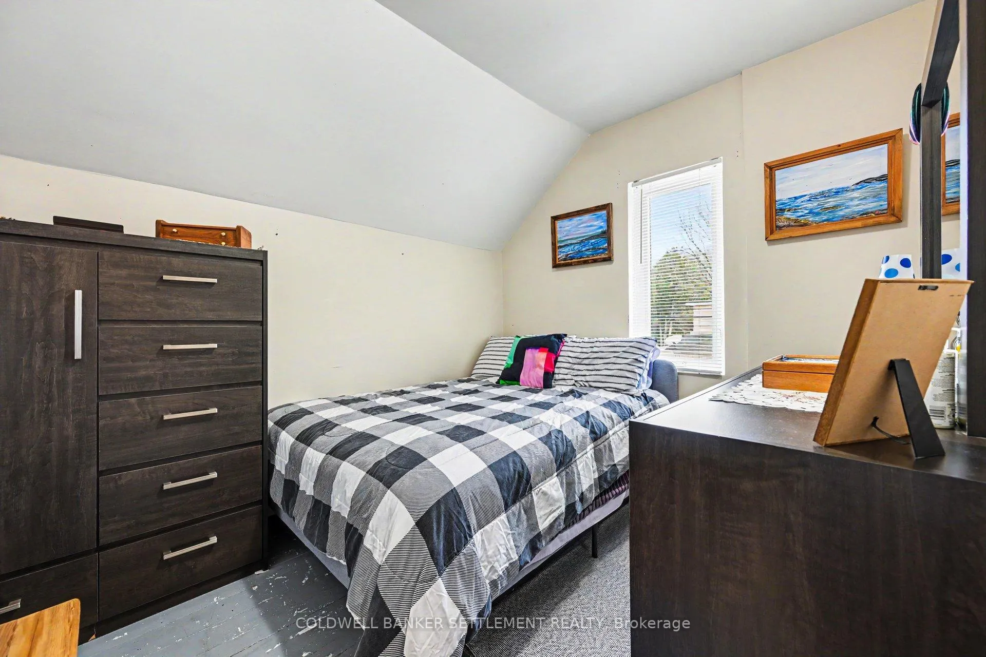 Photo 23 of 48 Ogden Avenue, Smiths Falls — HOMEH