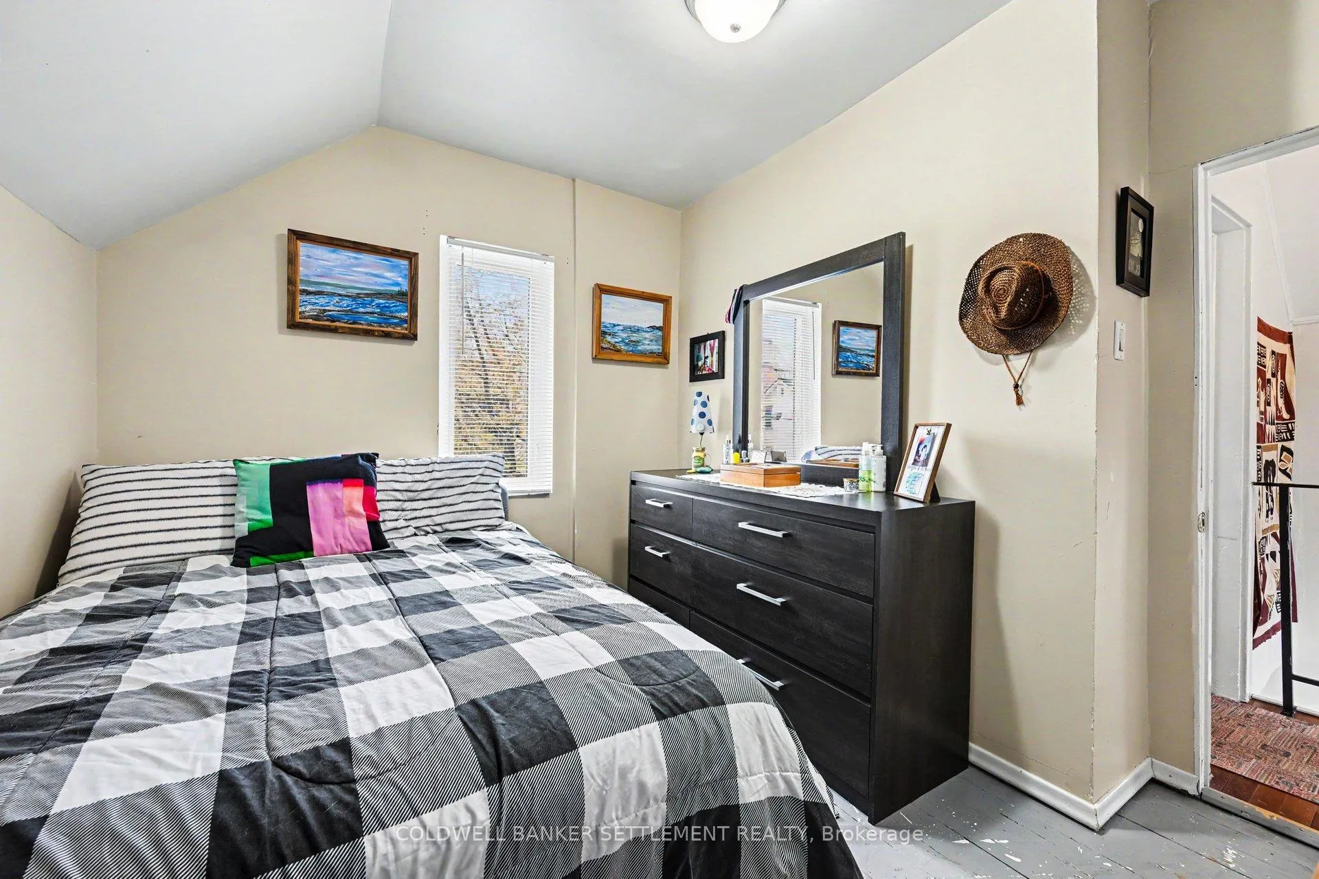 Photo 24 of 48 Ogden Avenue, Smiths Falls — HOMEH