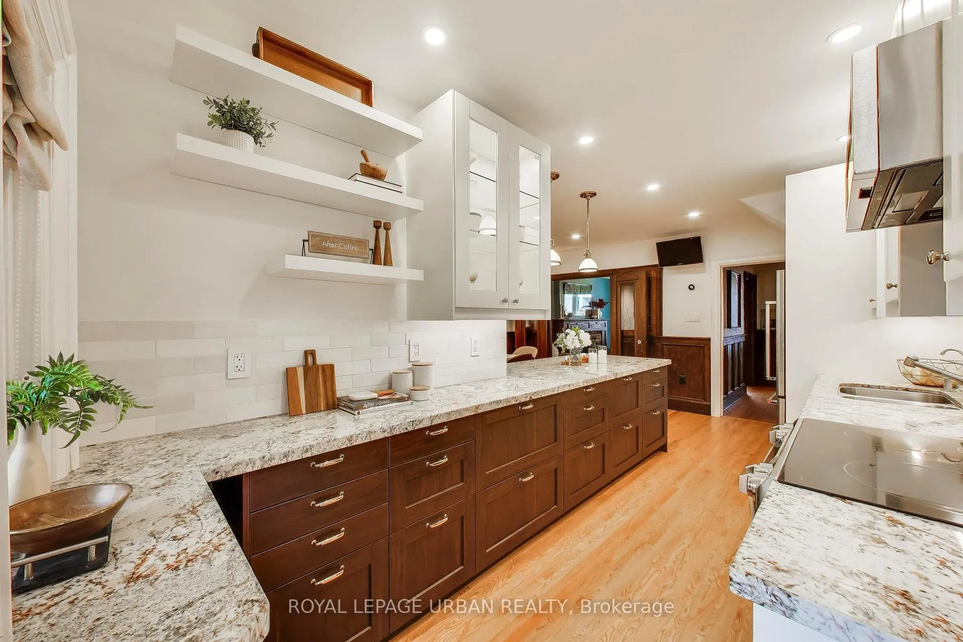 Photo 14 of 176 Davisville Avenue, Toronto, Mount Pleasant West — HOMEH