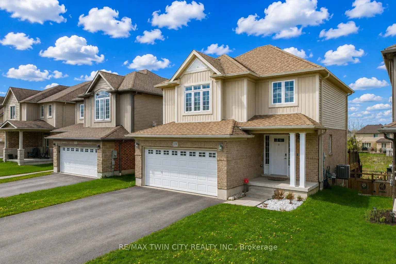 Photo 2 of 109 Robert Simone Way, North Dumfries — HOMEH