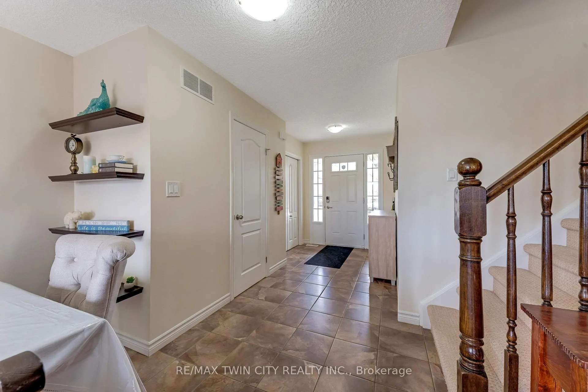 Photo 4 of 109 Robert Simone Way, North Dumfries — HOMEH