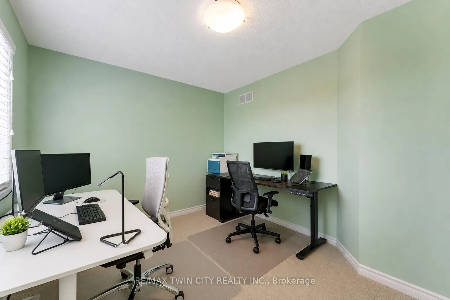 Photo 27 of 109 Robert Simone Way, North Dumfries — HOMEH