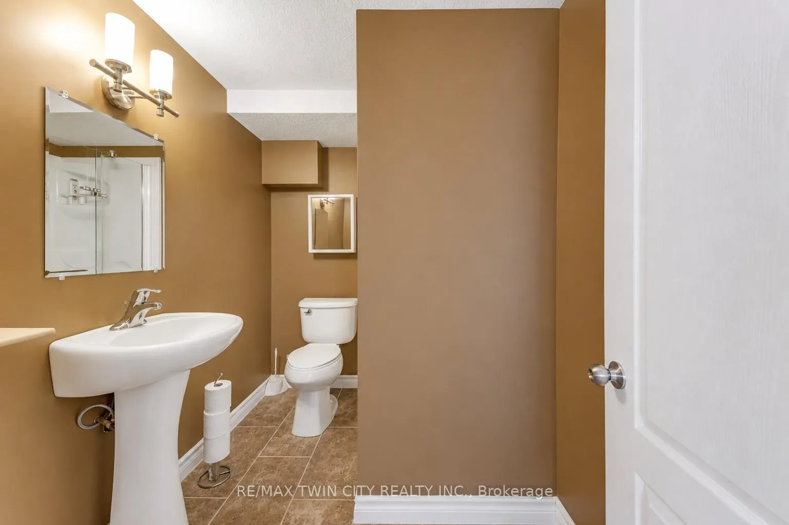 Photo 35 of 109 Robert Simone Way, North Dumfries — HOMEH