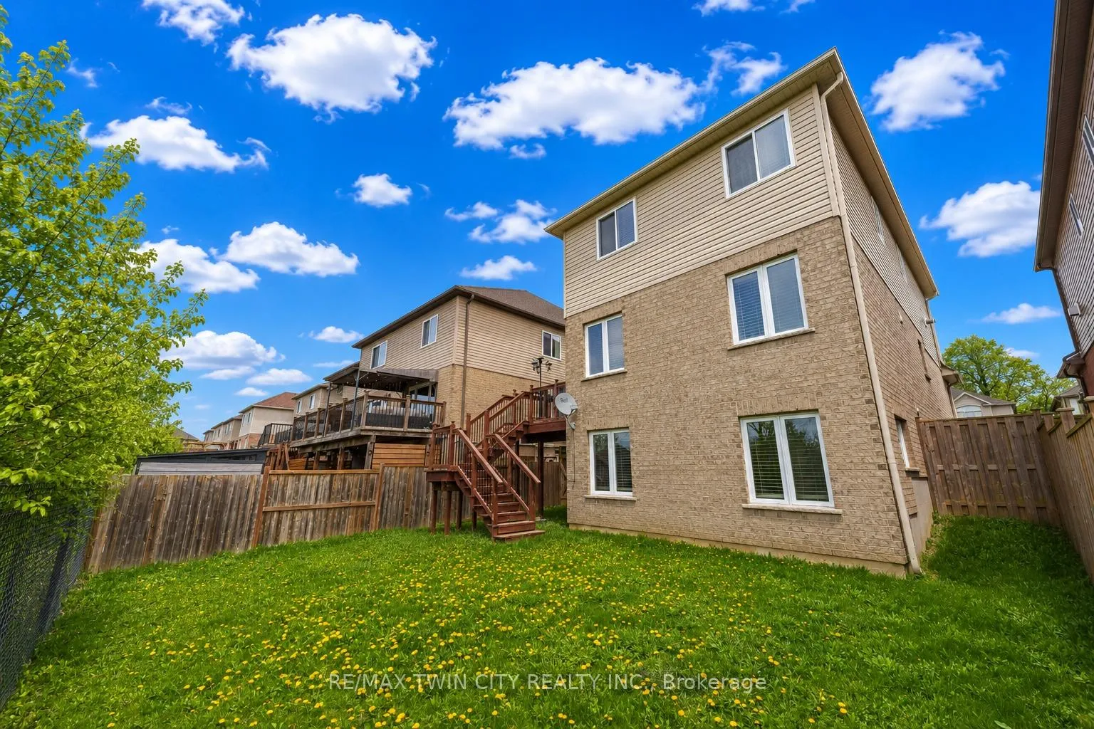 Photo 40 of 109 Robert Simone Way, North Dumfries — HOMEH