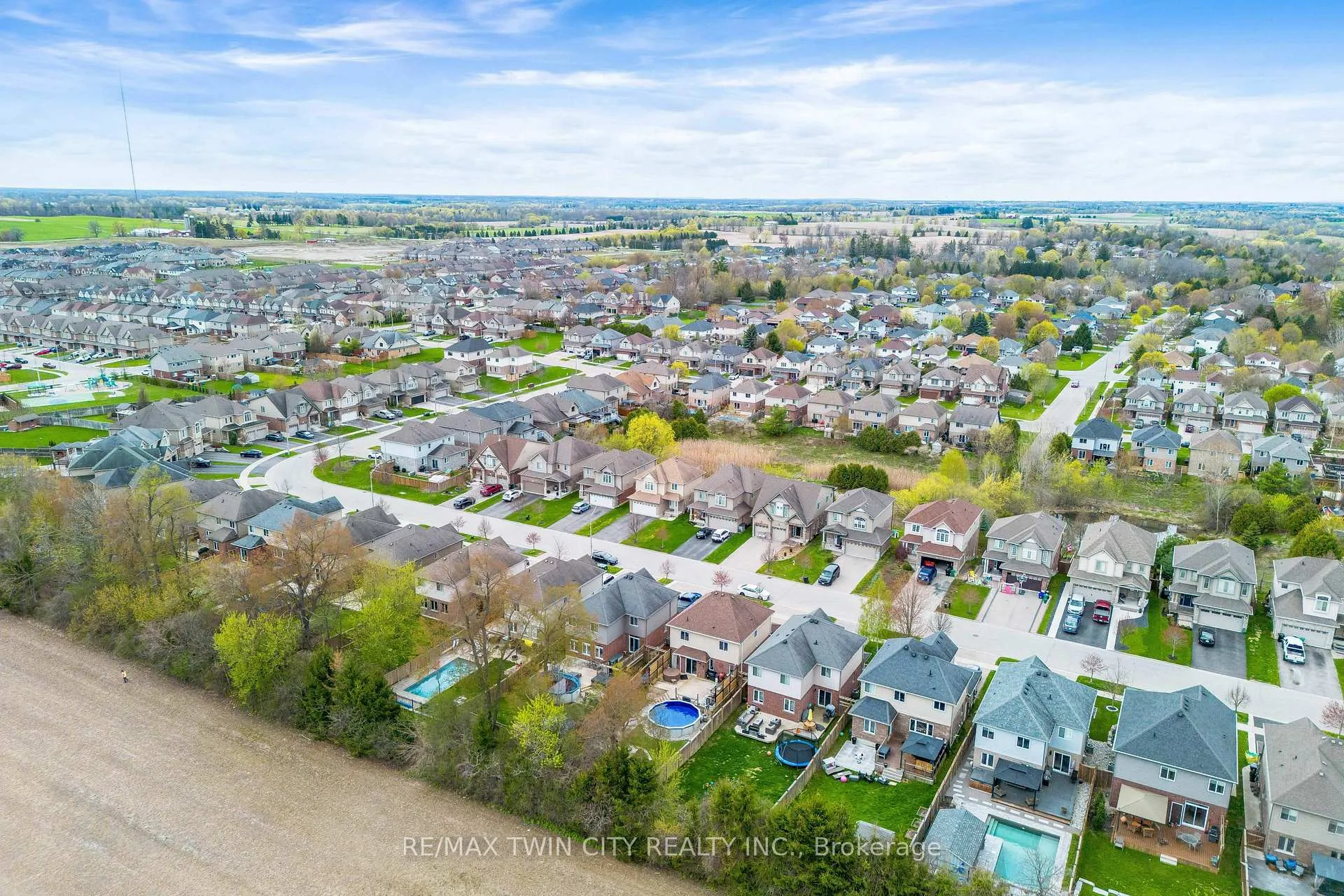 Photo 45 of 109 Robert Simone Way, North Dumfries — HOMEH