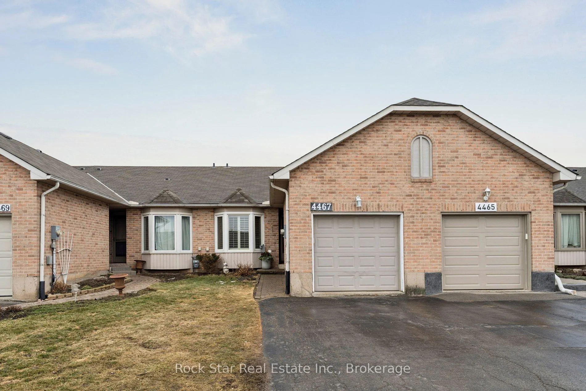 Photo 1 of 4467 Michael Avenue, Lincoln, Beamsville — HOMEH