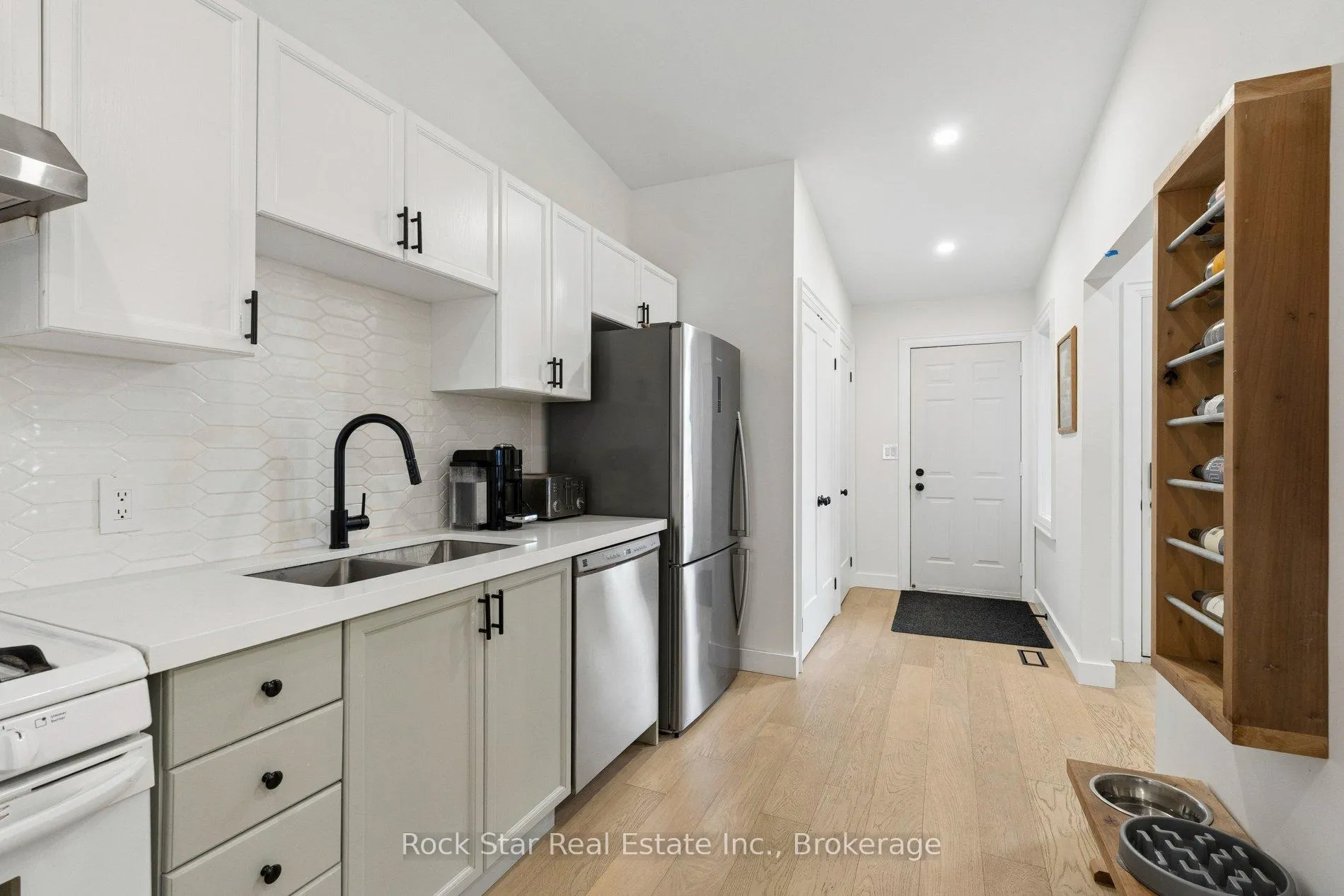 Photo 9 of 4467 Michael Avenue, Lincoln, Beamsville — HOMEH