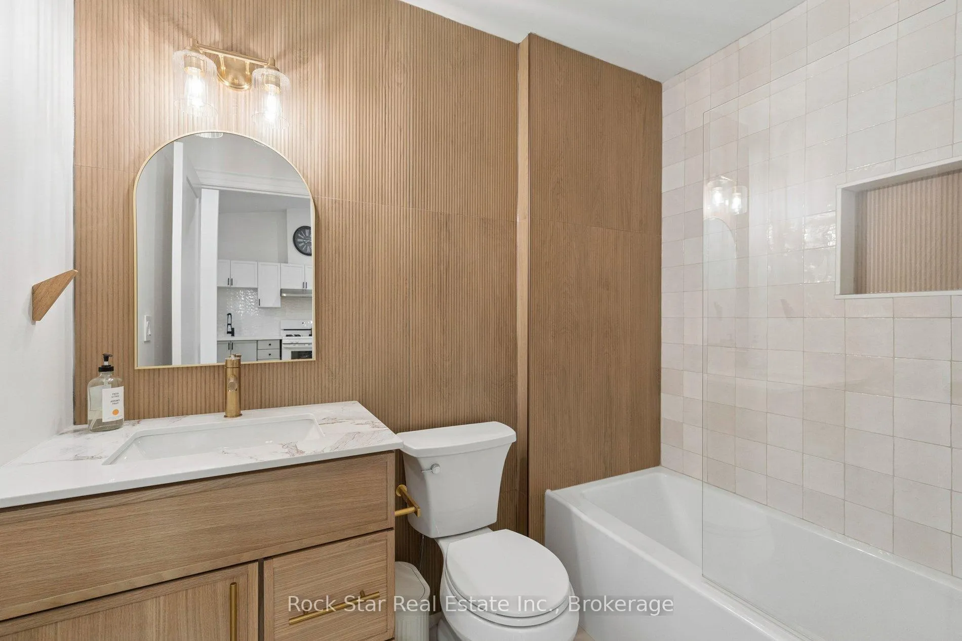 Photo 13 of 4467 Michael Avenue, Lincoln, Beamsville — HOMEH