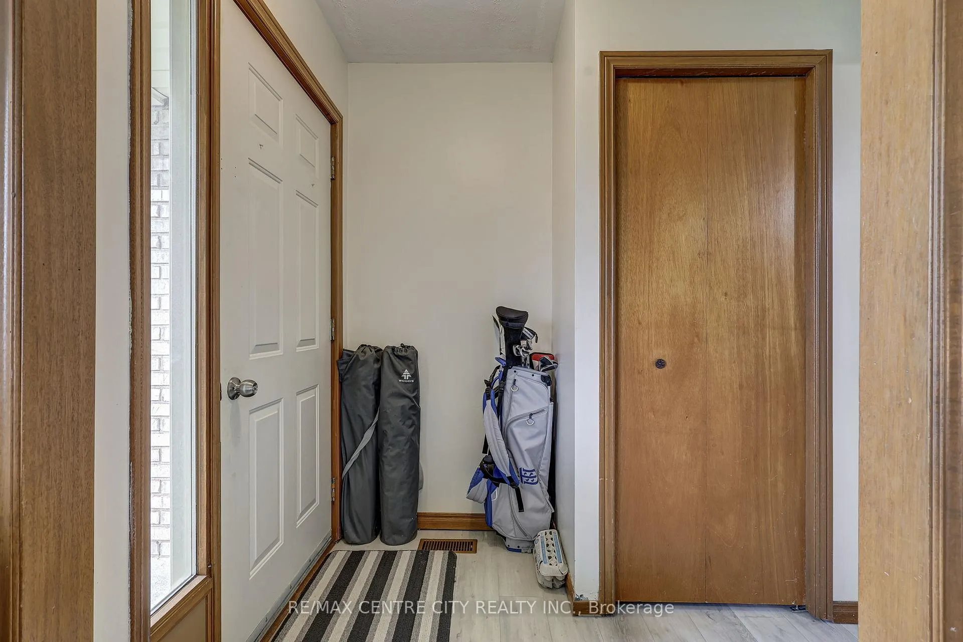 Photo 11 of 456 Wellington Street, St. Thomas — HOMEH