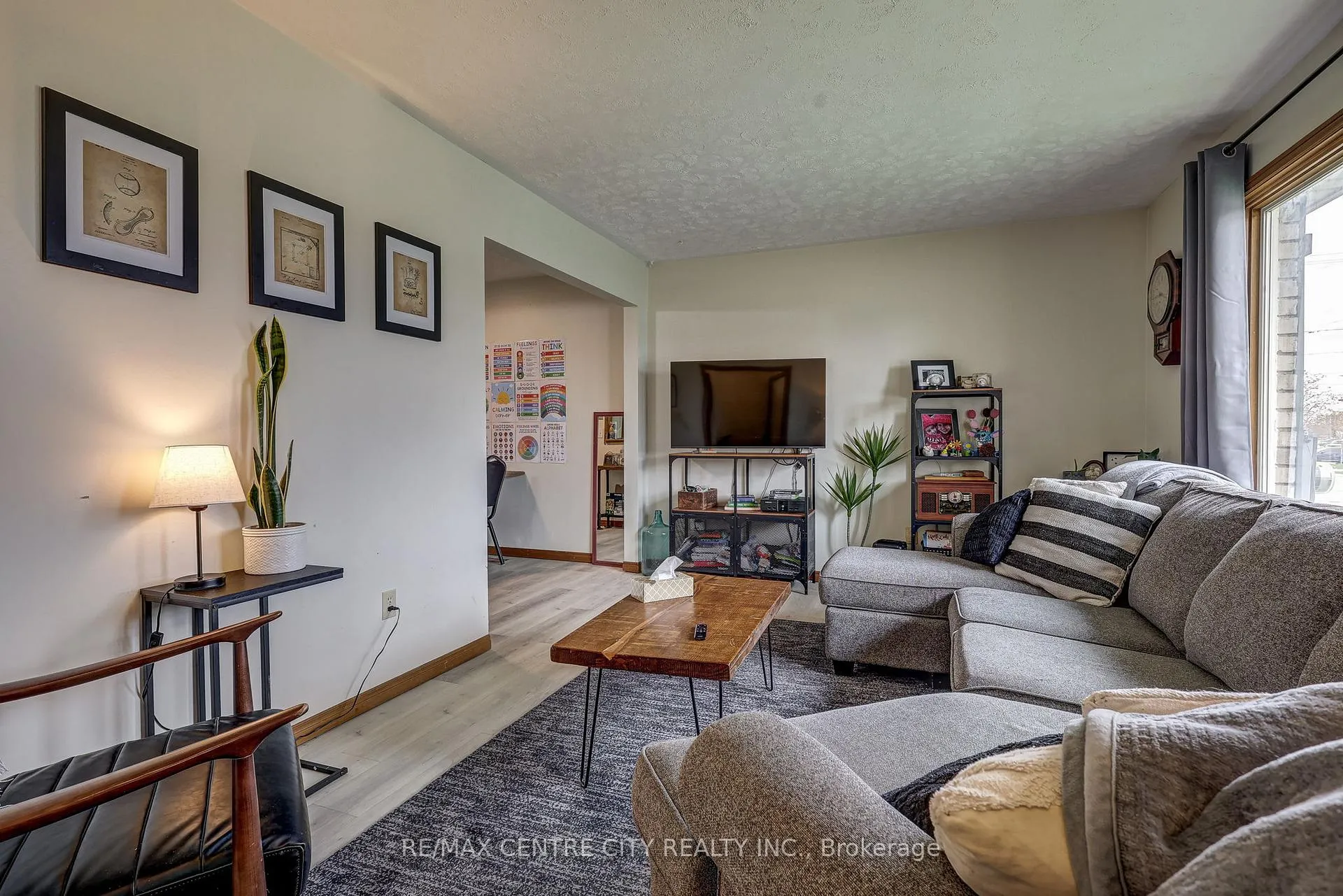 Photo 13 of 456 Wellington Street, St. Thomas — HOMEH