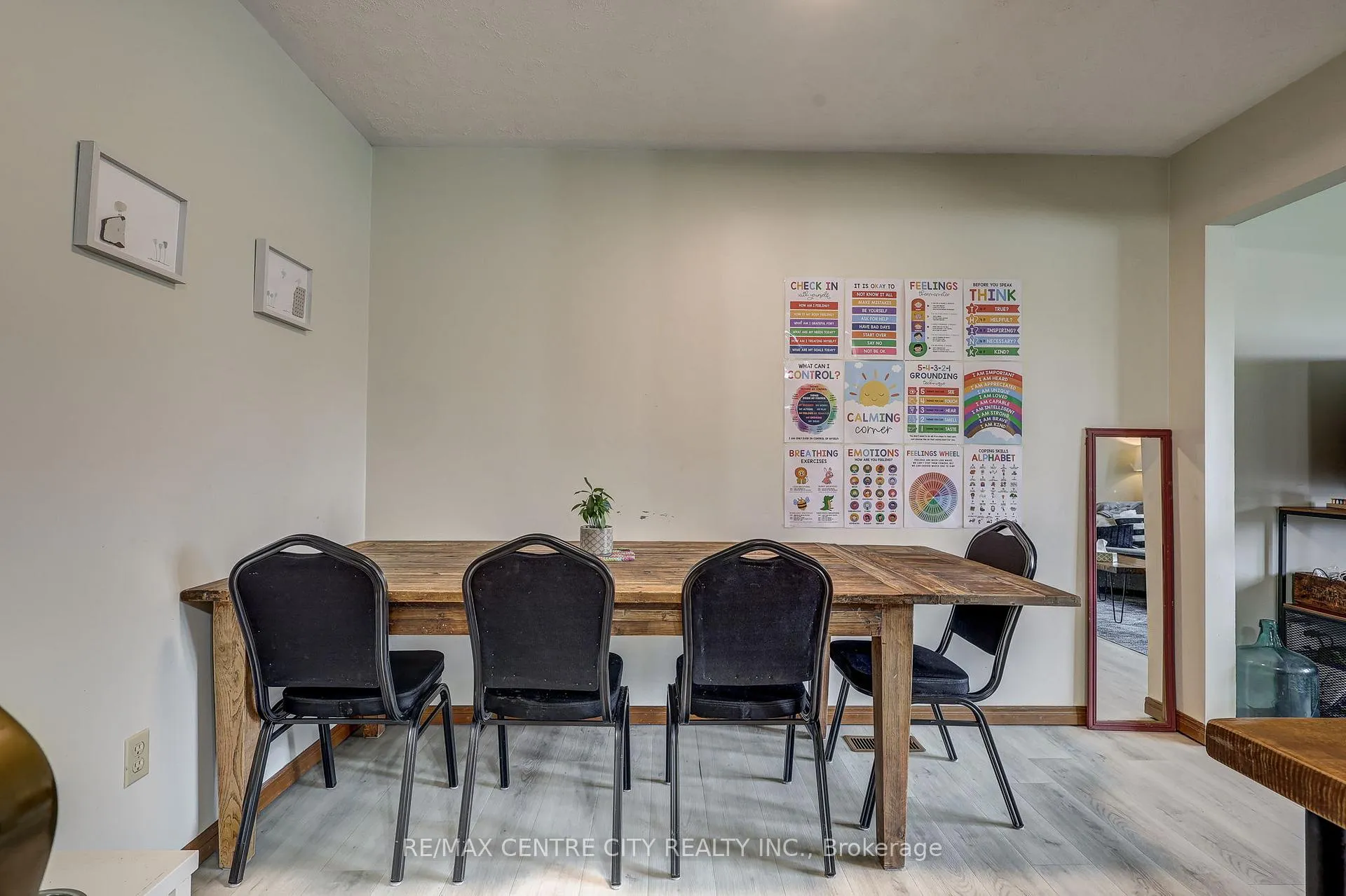 Photo 18 of 456 Wellington Street, St. Thomas — HOMEH
