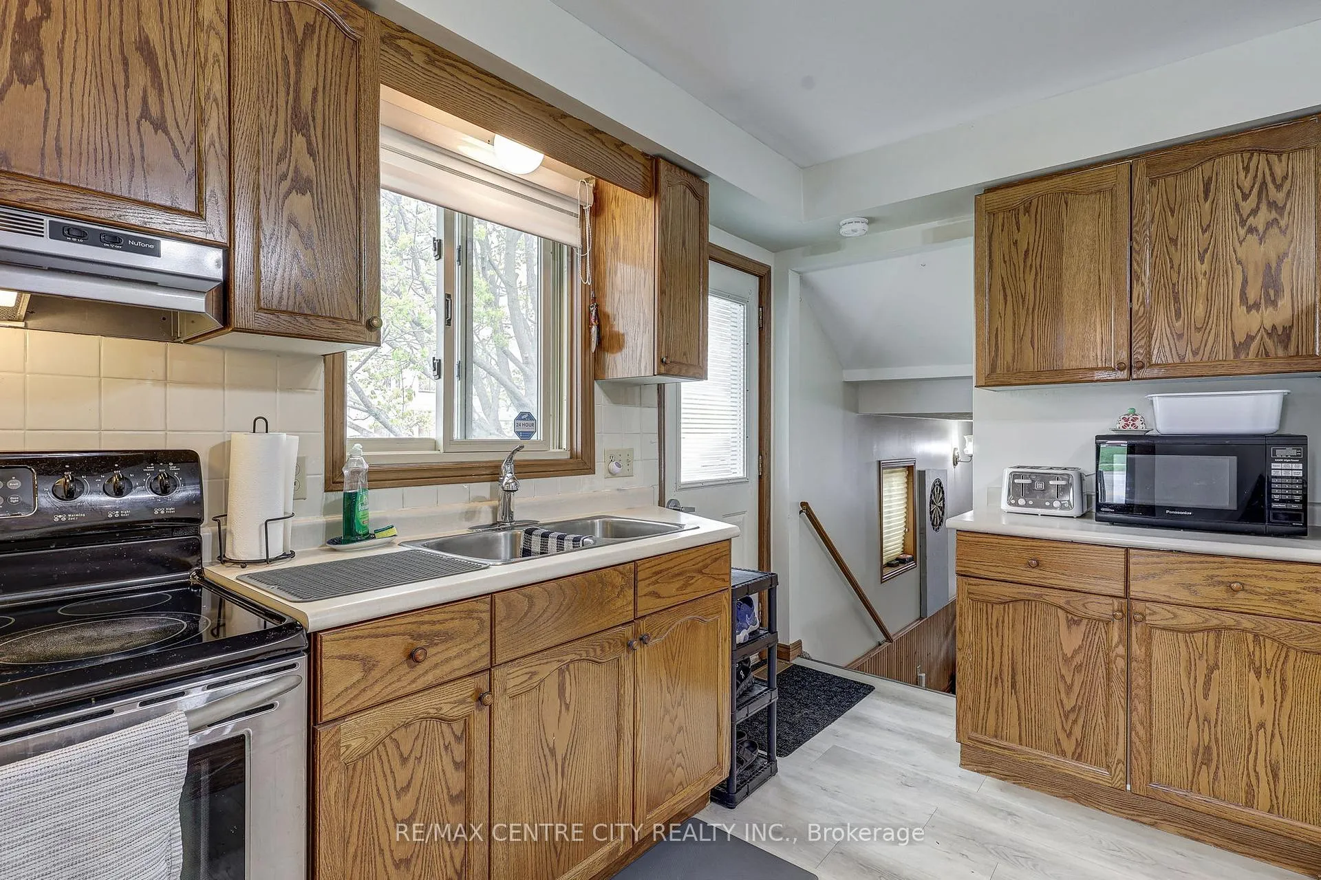 Photo 25 of 456 Wellington Street, St. Thomas — HOMEH