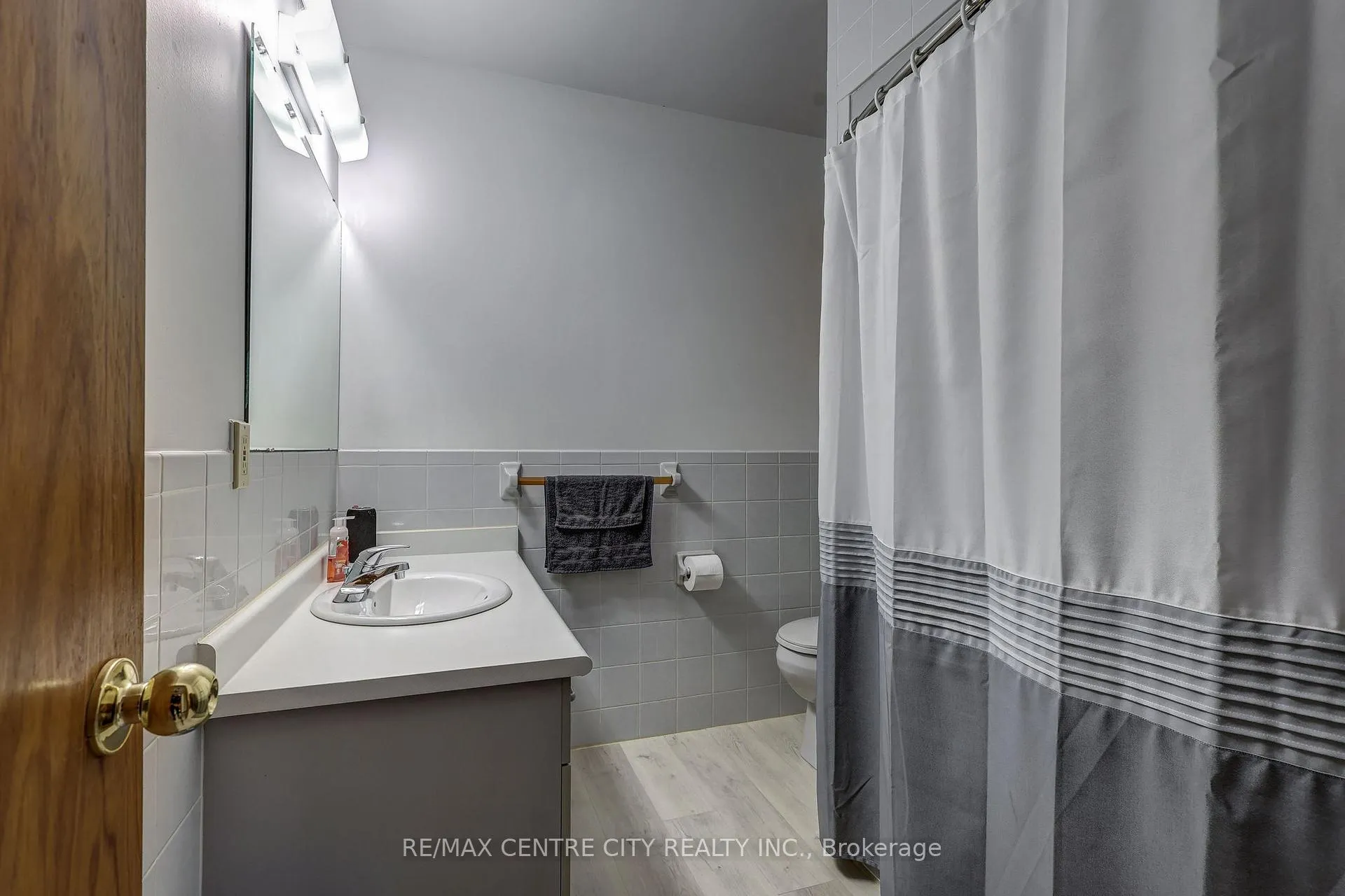 Photo 30 of 456 Wellington Street, St. Thomas — HOMEH