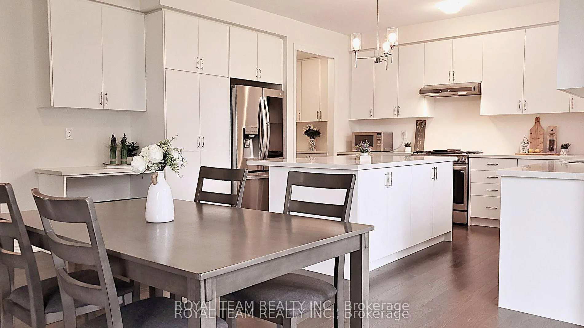 Photo 9 of 251 Danny Wheeler Boulevard, Georgina, Keswick North — HOMEH