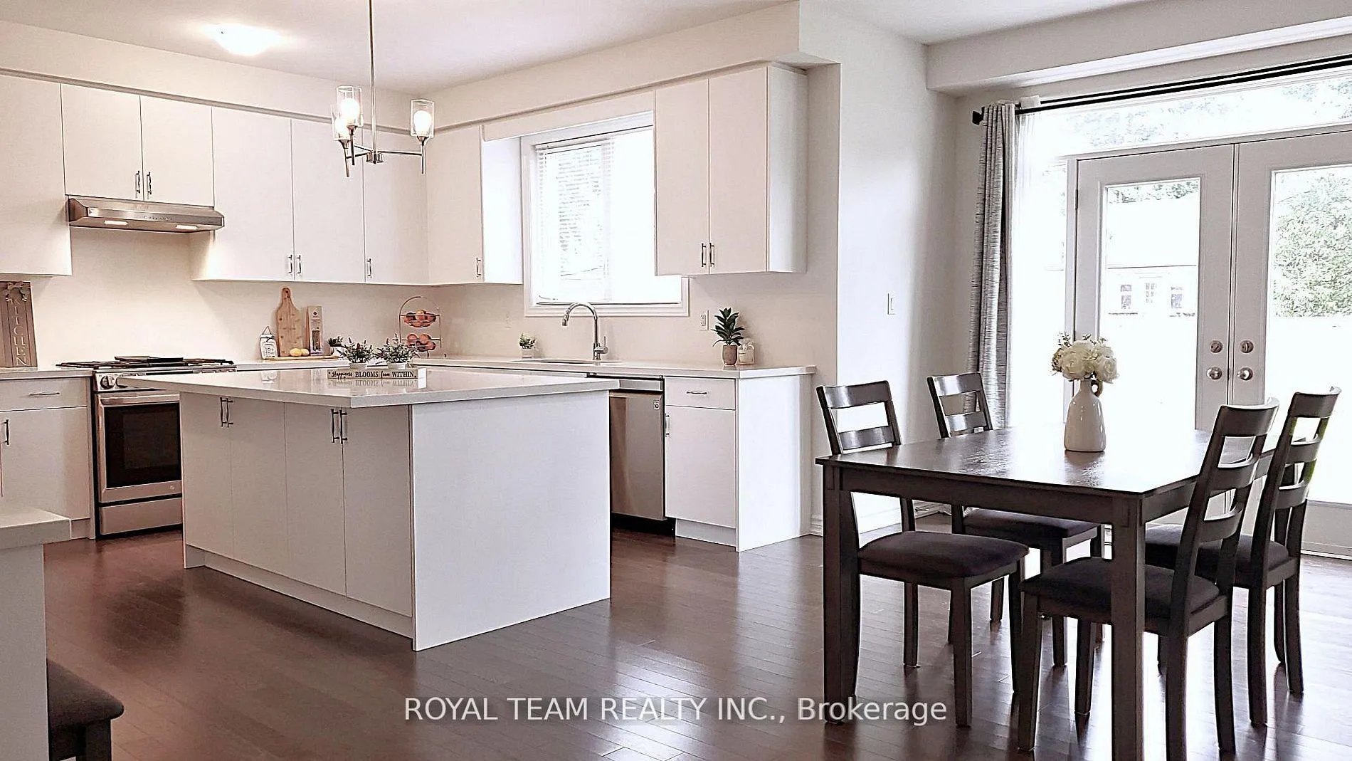Photo 10 of 251 Danny Wheeler Boulevard, Georgina, Keswick North — HOMEH